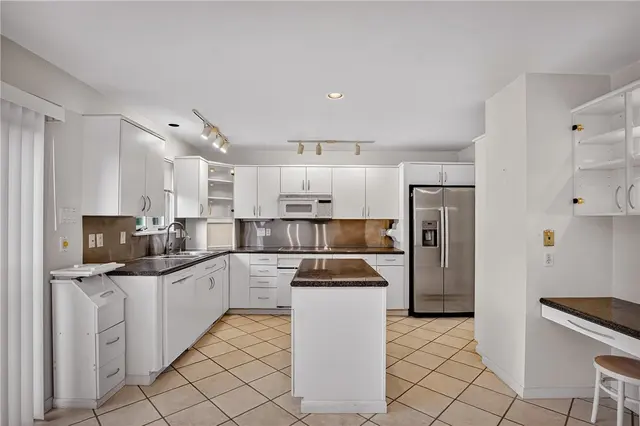 103 Village Dr gallery image 11
