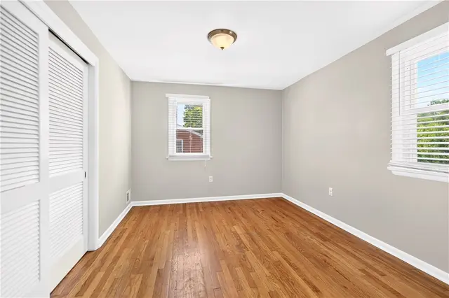 1033 Balmoral Dr gallery image 13