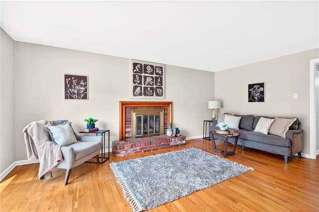 1033 Balmoral Dr gallery image 21