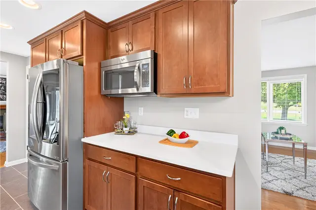 1033 Balmoral Dr gallery image 25