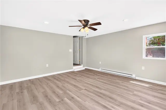 1033 Balmoral Dr gallery image 30