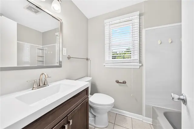 1033 Balmoral Dr gallery image 34