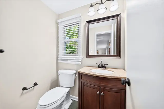 1033 Balmoral Dr gallery image 43