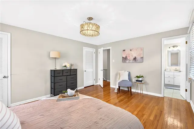 1033 Balmoral Dr gallery image 45