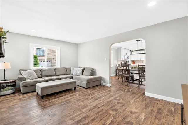 1037 Grandview Ave gallery image 7