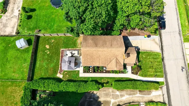 1037 Grandview Ave gallery image 35