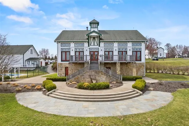 1039 South Lake Drive gallery image 34