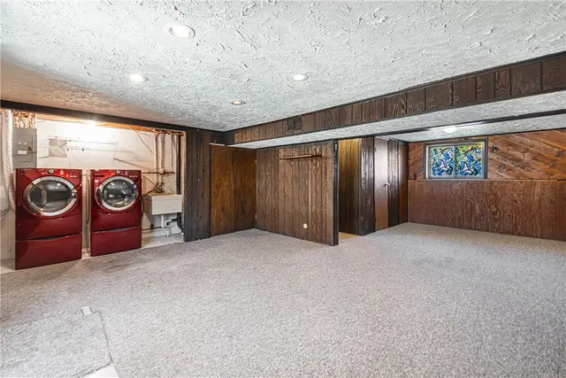 104 Bellwood Ct gallery image 6