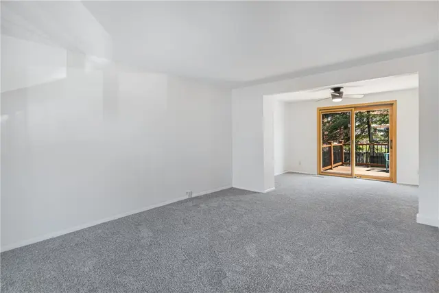 104 Bellwood Ct gallery image 9