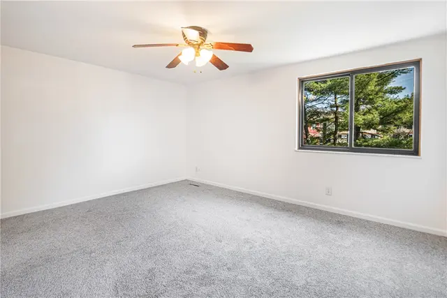 104 Bellwood Ct gallery image 12