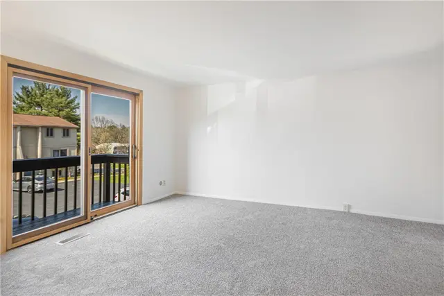 104 Bellwood Ct gallery image 13