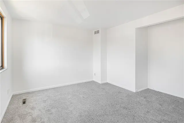 104 Bellwood Ct gallery image 16