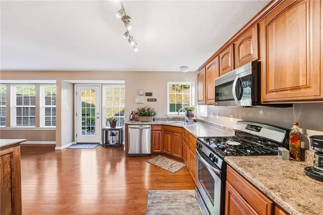 104 Broadstone Drive gallery image 6