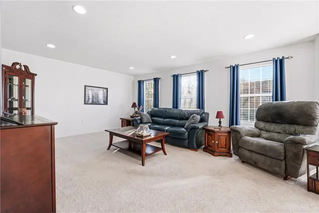 104 Broadstone Drive gallery image 25
