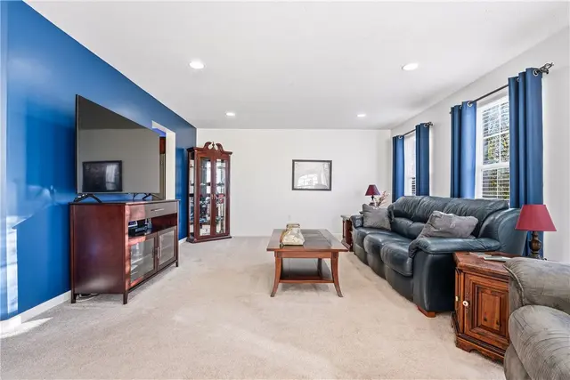 104 Broadstone Drive gallery image 29
