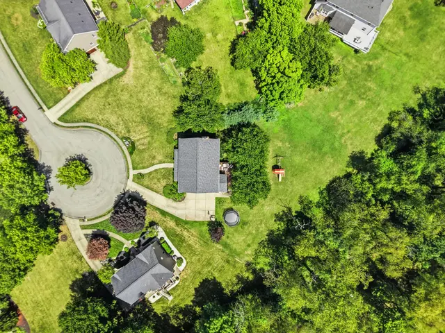 104 Brookshire DRIVE gallery image 5