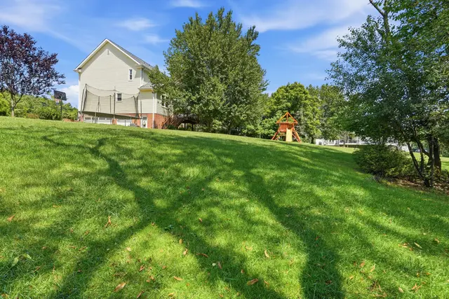 104 Brookshire DRIVE gallery image 15