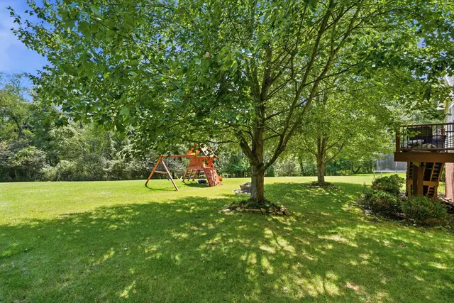 104 Brookshire DRIVE gallery image 28