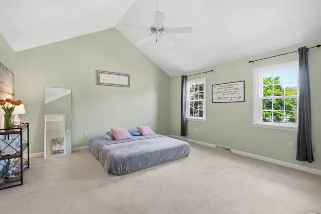 104 Brookshire DRIVE gallery image 31