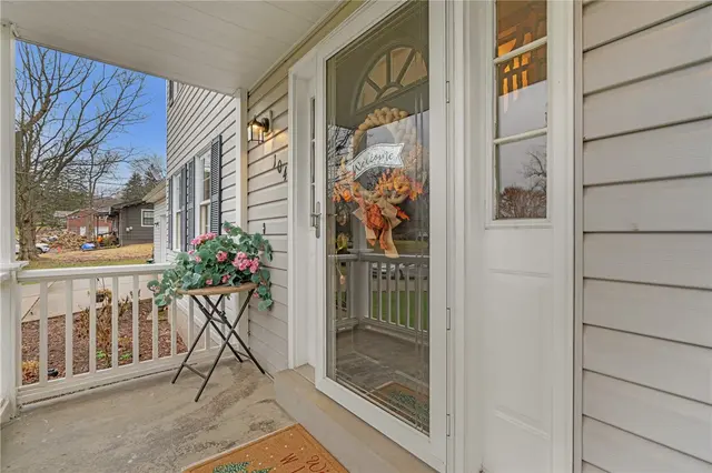 104 Caromar Drive gallery image 6