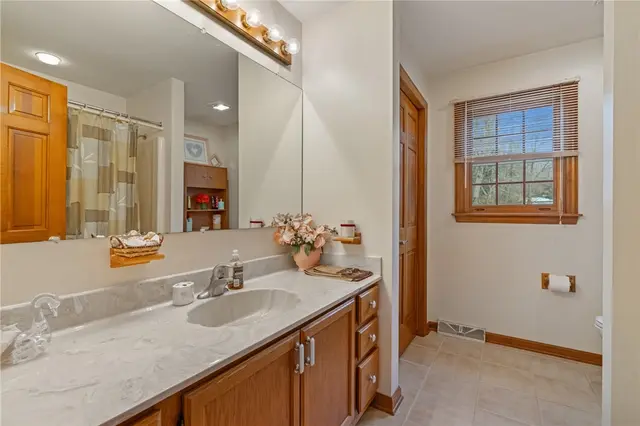 104 Caromar Drive gallery image 11