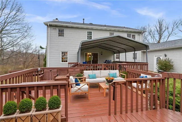 104 Caromar Drive gallery image 14