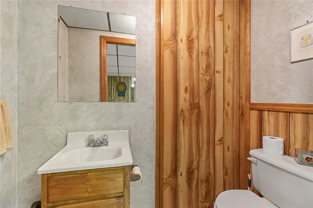 104 Caromar Drive gallery image 20