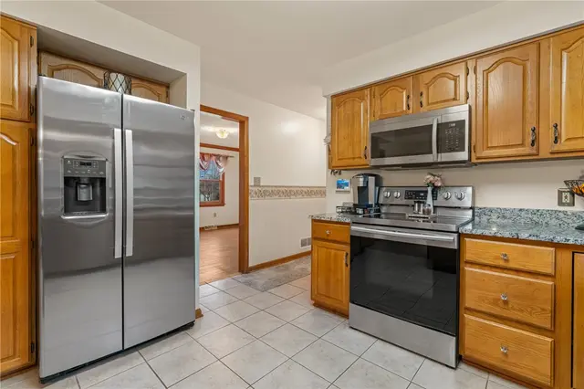 104 Caromar Drive gallery image 21