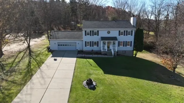 104 Caromar Drive gallery image 24