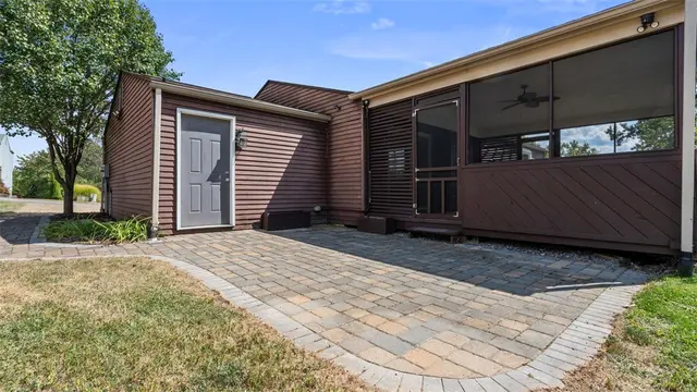 104 Gable Road gallery image 2