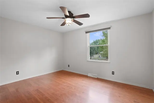 104 Gable Road gallery image 4