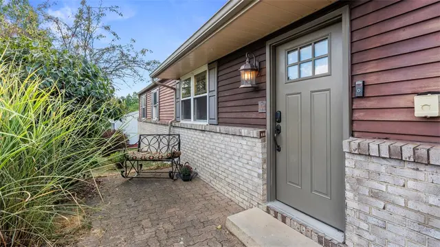 104 Gable Road gallery image 8