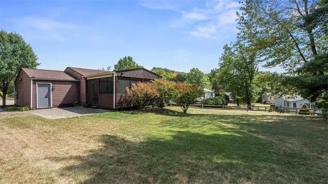 104 Gable Road gallery image 13