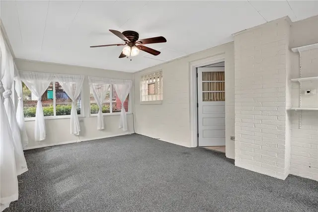 104 SunnyHill Dr gallery image 2