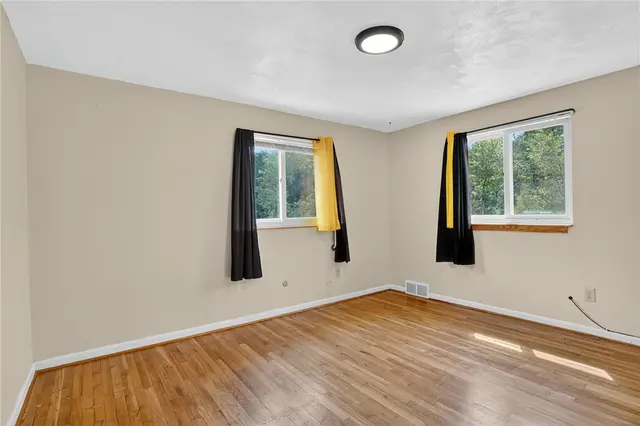 104 SunnyHill Dr gallery image 3