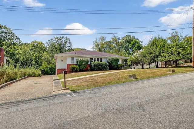 104 SunnyHill Dr gallery image 18