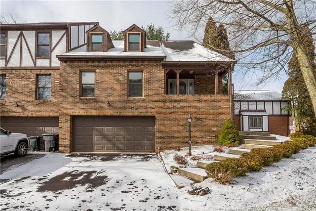 104 Timber Lane Ct gallery image 2
