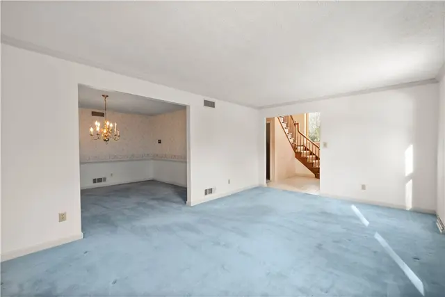 104 Timber Lane Ct gallery image 5