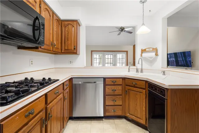 104 Timber Lane Ct gallery image 8