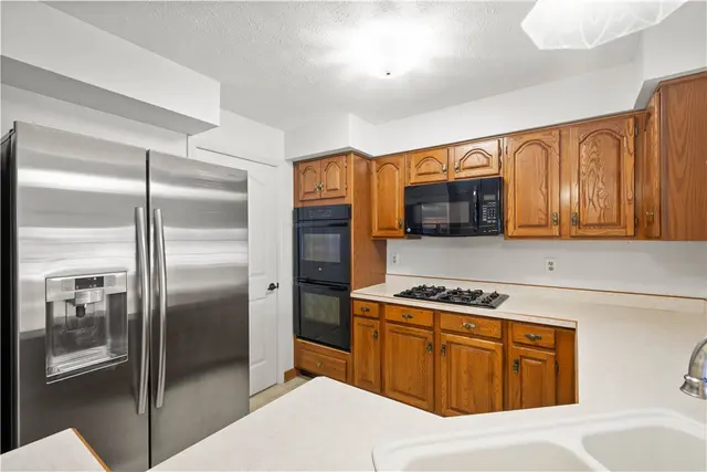 104 Timber Lane Ct gallery image 9