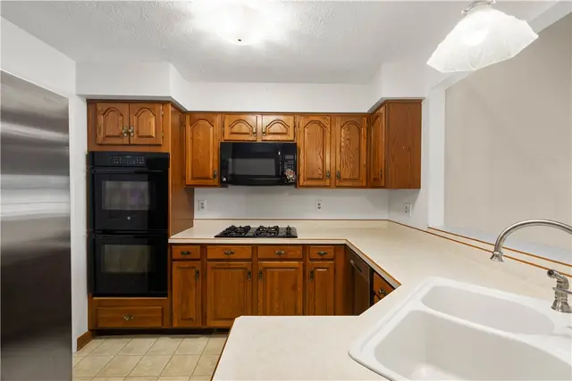 104 Timber Lane Ct gallery image 10