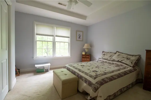 104 Walden Pond Ln gallery image 6