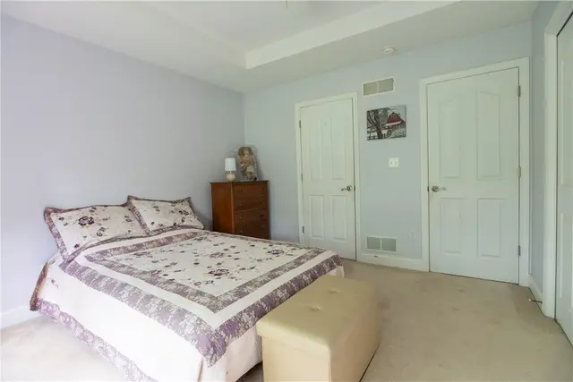 104 Walden Pond Ln gallery image 9