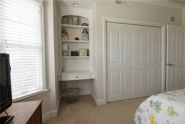 104 Walden Pond Ln gallery image 32