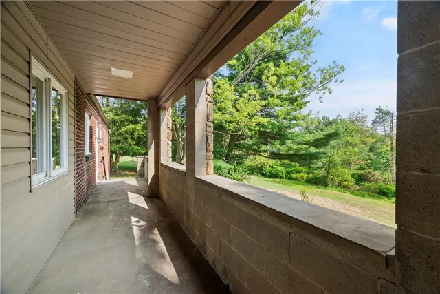 1042 Beacon Hill Road gallery image 10