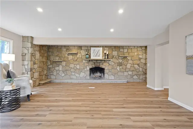 1042 Beacon Hill Road gallery image 22