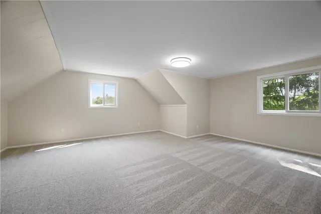 1042 Beacon Hill Road gallery image 40