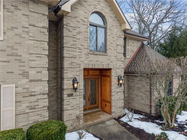 10484 Olde Villa Dr gallery image 4
