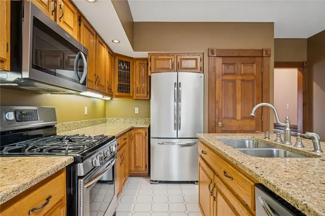 10484 Olde Villa Dr gallery image 8