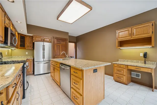 10484 Olde Villa Dr gallery image 11